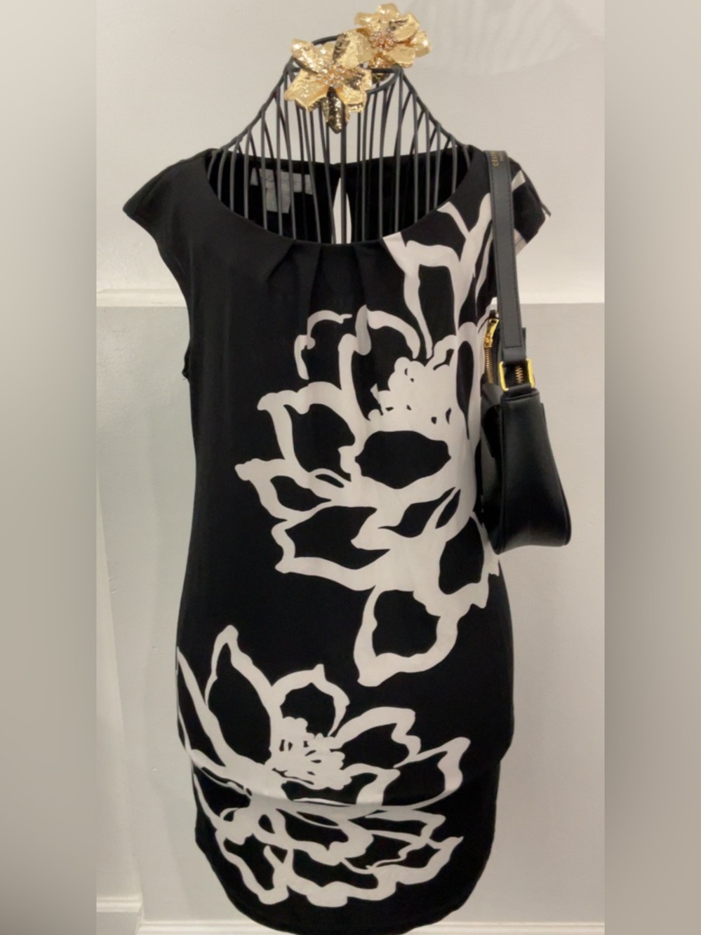 Black & White Floral Shift Dress Size 6